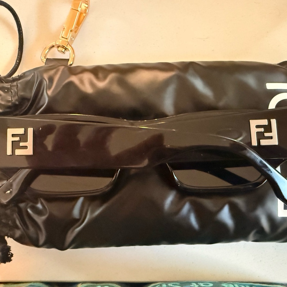 Fendi Black Rectangular Sunglasses with Gold FF D… - image 3
